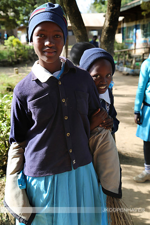 LPS Two Girls Confident and Shy