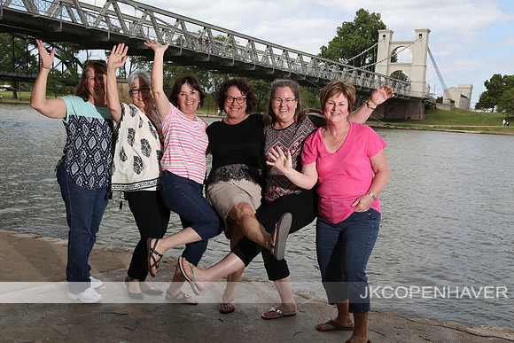 Waco Prom Bridge Moms