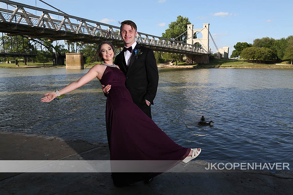Waco Prom Bridge Couple